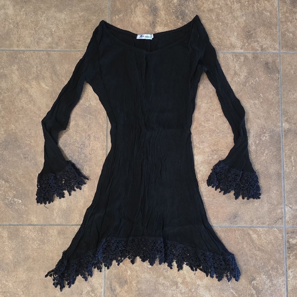 Black | ACESNUG | Trim Detailed Long Sleeve